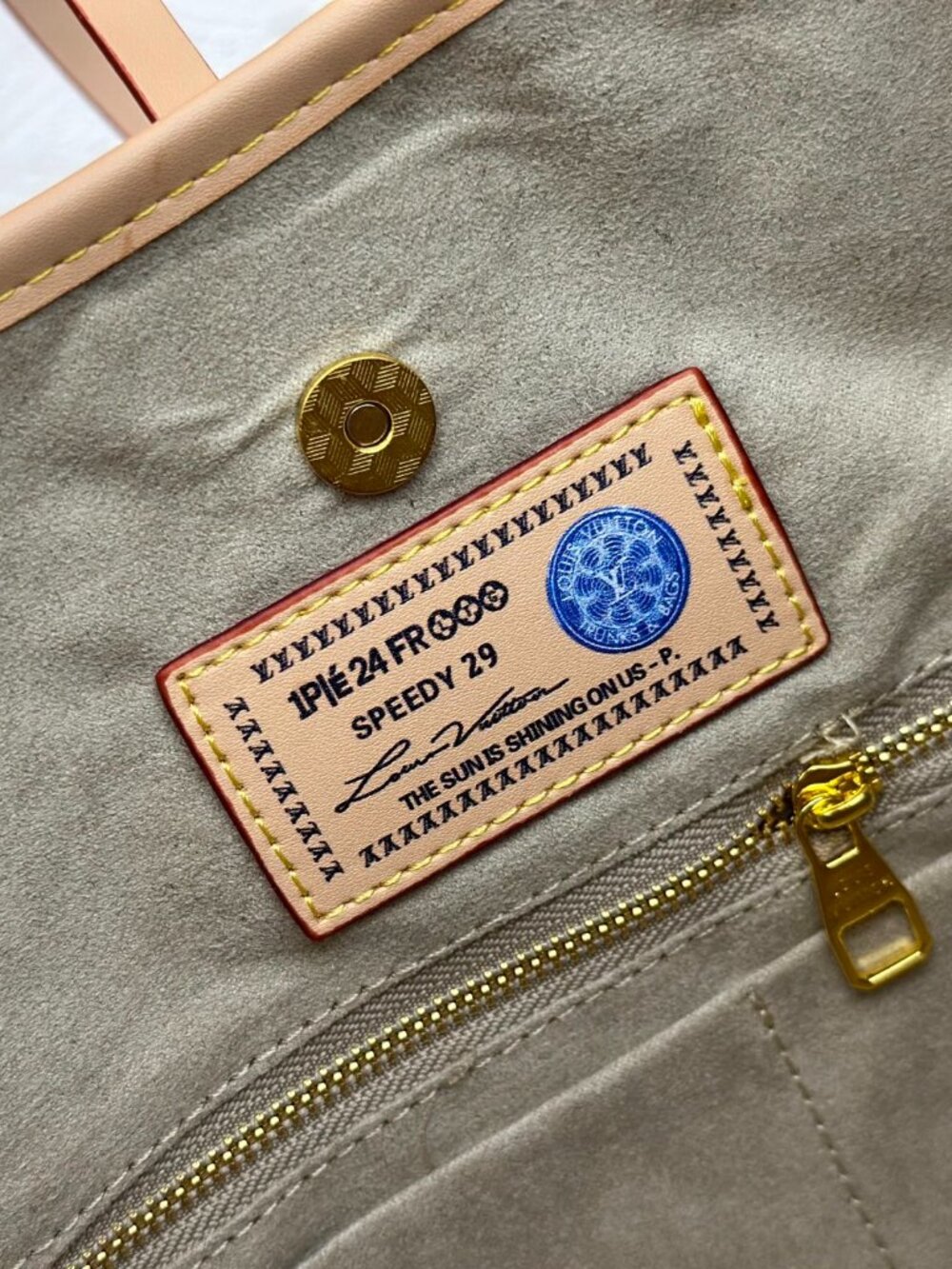 NWT - Louis Vuitton Authentic Bags - Picture 9 of 9